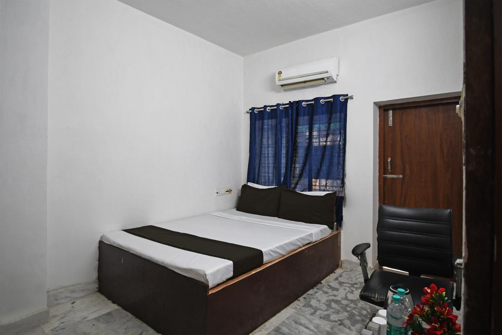 Oyo Chinar Park Hotel