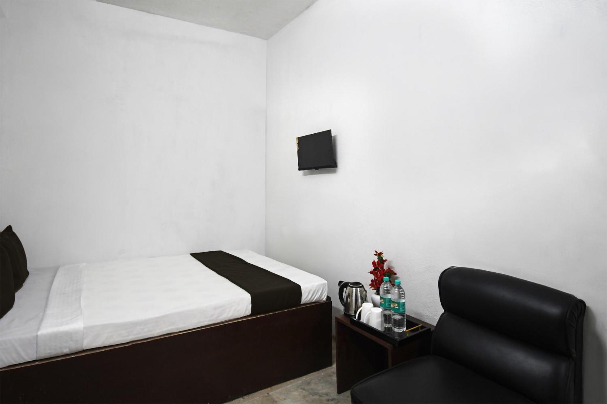 Oyo Chinar Park Hotel 3*
