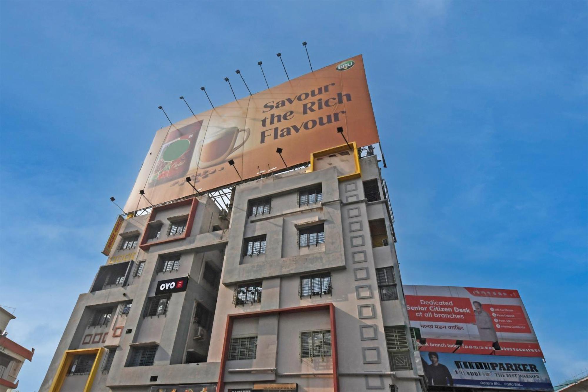 Oyo Chinar Park Hotel 3*